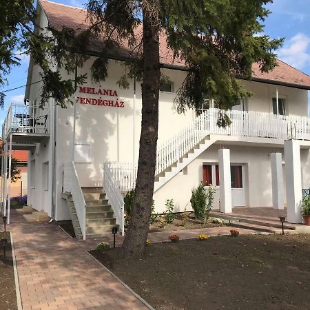 Balatonfőkajár Melania Vendeghaz酒店 外观 照片